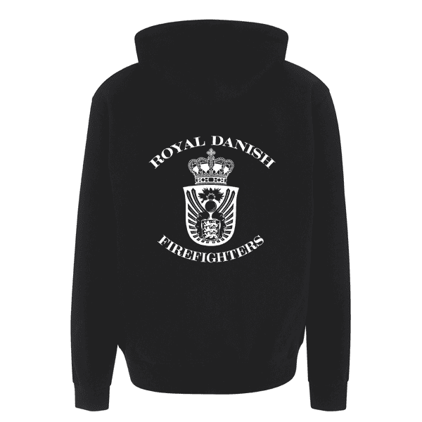 Sort hættetrøje set bagfra med stort hvidt "Royal Danish Firefighters"-emblem midt på ryggen.
